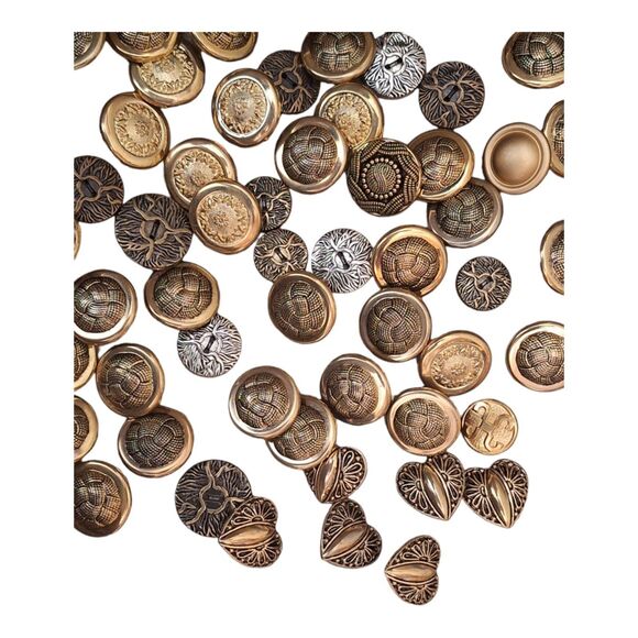 Vintage Buttons Lot of 88 goldtone silvertone bronze various shapes sizes NICE - Picture 10 of 12